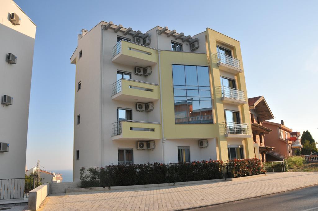 Apartments Ambassador Ulcinj Luaran gambar